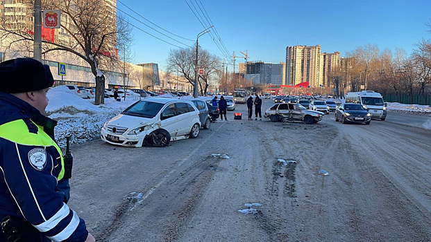 В центре Челябинска произошло массовое ДТП