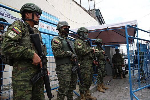 В Эквадоре заявили о приостановке всех массовых мероприятий
