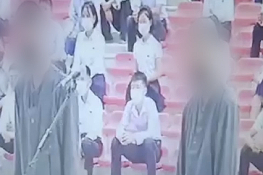В КНДР двух подростков приговорили к 12 годам каторги за просмотр южнокорейских фильмов