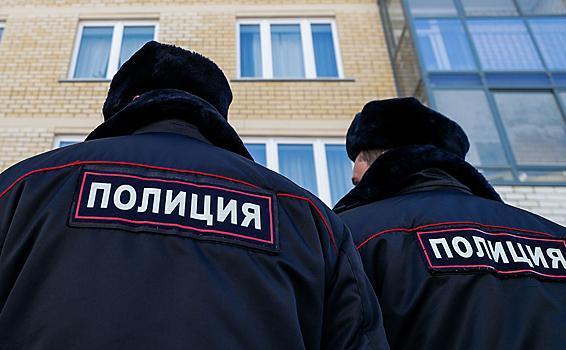 В Москве под окнами многоэтажного дома нашли мертвыми полицейского и его бывшую жену0