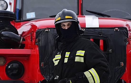 В Санкт-Петербурге загорелся ангар0