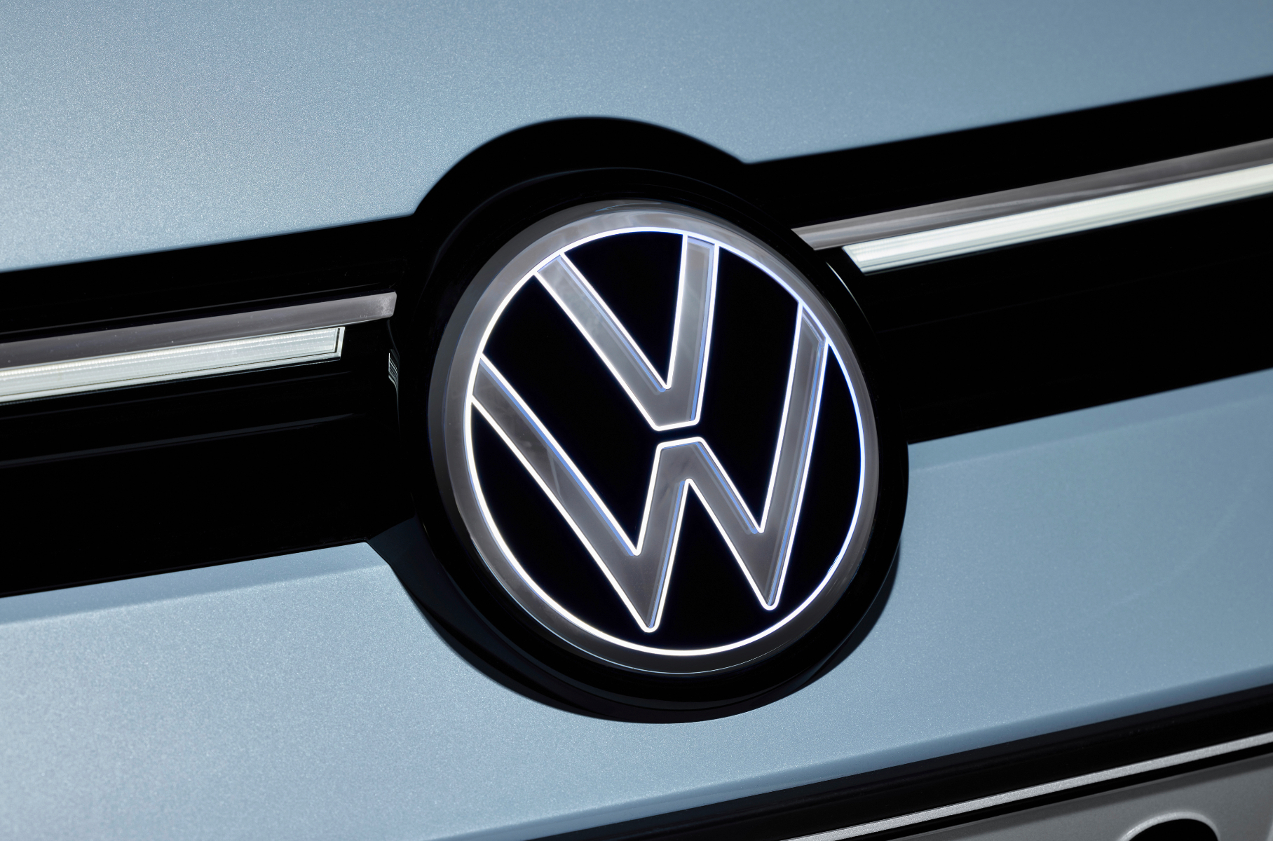 Volkswagen Golf обновился, стал «умнее» и мощнее8