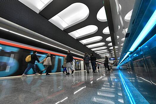 В Москве оценили возможность появления поездов метро лишь со стоячими местами