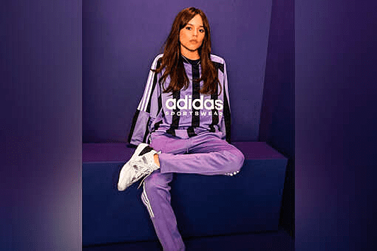 Звезда сериала "Уэнсдей" стала новым лицом adidas