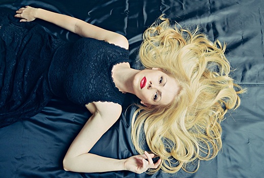13 средств для блондинок, которые помогут сохранить цвет и холодный оттенок волос
