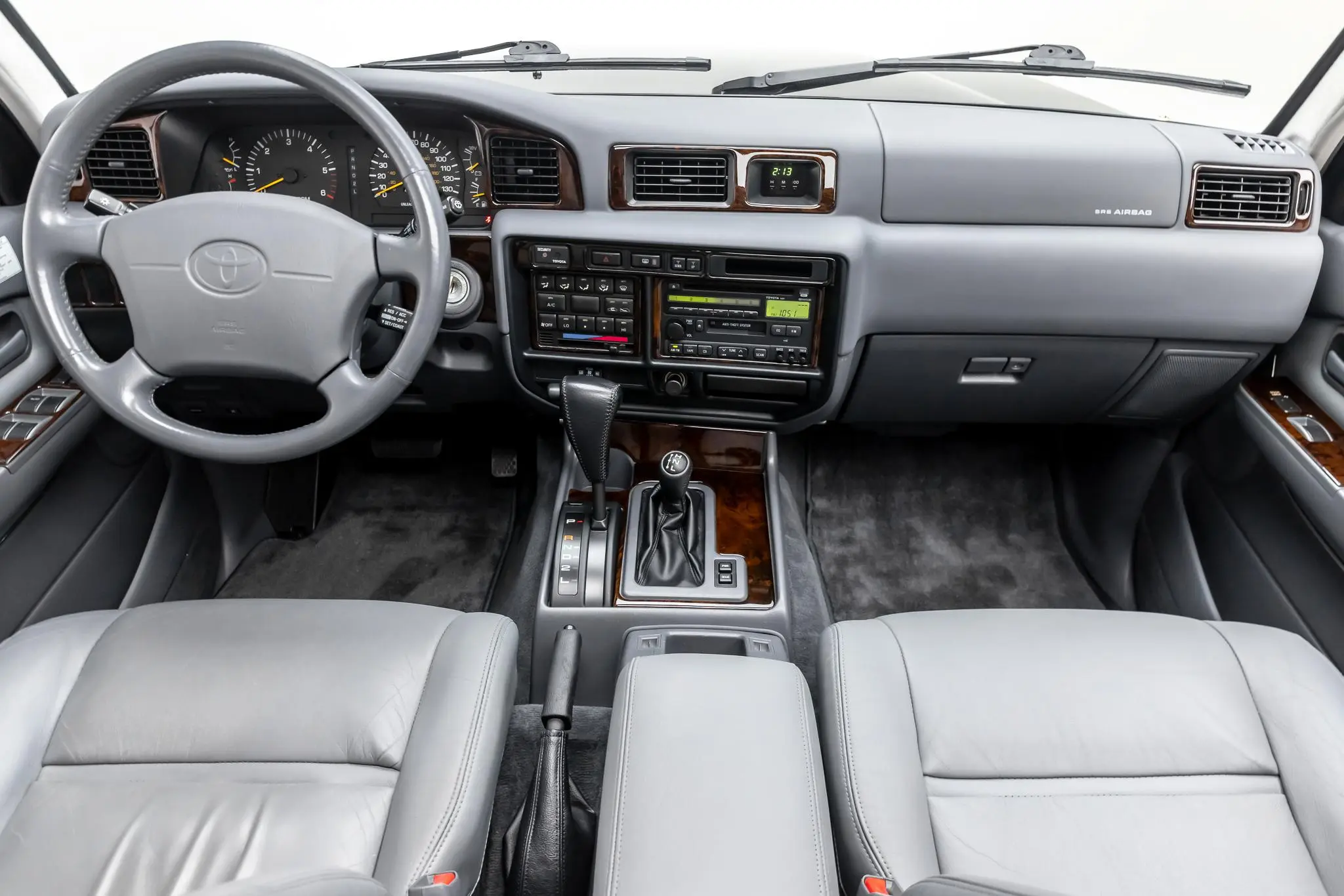 29-летний Toyota Land Cruiser в идеальном состоянии продали дороже нового «Крузака»8