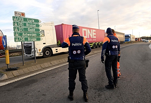 Бельгийские фермеры блокировали автостраду в направлении Брюсселя