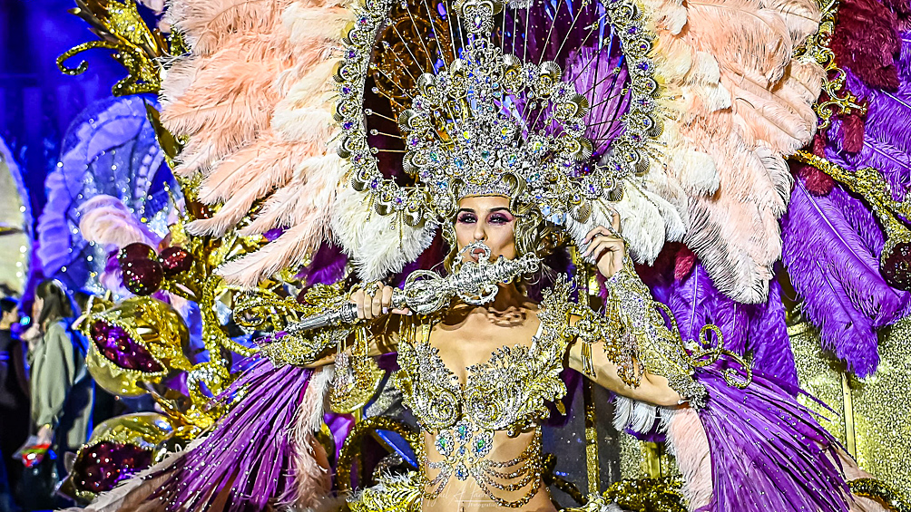 Бесконечные танцы: яркие кадры карнавала в Рио-де-Жанейро11