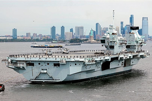Флагман британского флота не смог выйти в море для участия в учениях НАТО