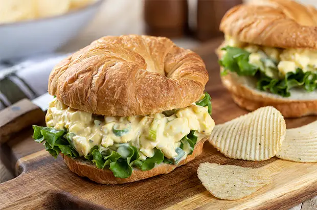Бутерброды с яйцами. 7 крутых идей для сытного перекуса2