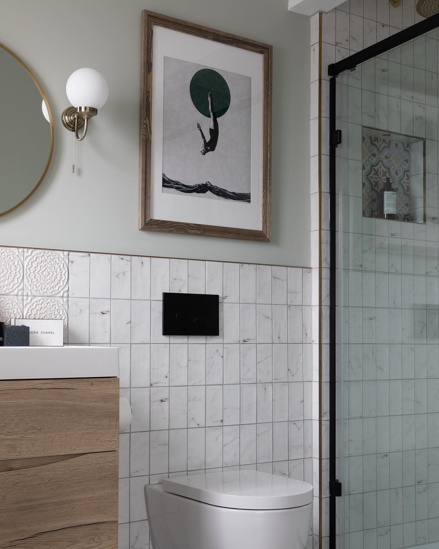 Чем украсить стену в ванной: 10 актуальных вариантов декора1