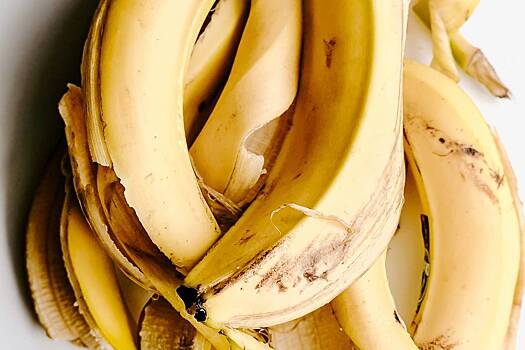 Дачников призвали снимать кожуру с бананов с одной целью