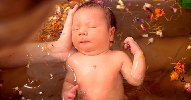 Ванна для новорожденного с календулой