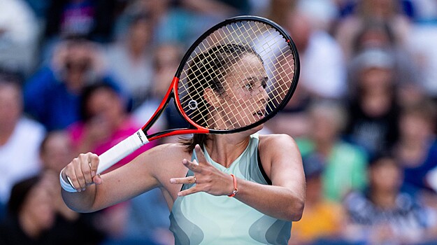 Дарья Касаткина вышла в четвертьфинал турнира в Абу-Даби