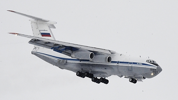 Два самолета едва не столкнулись в небе над Омском