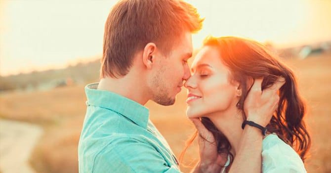 Как правильно подготовиться к нежному поцелую