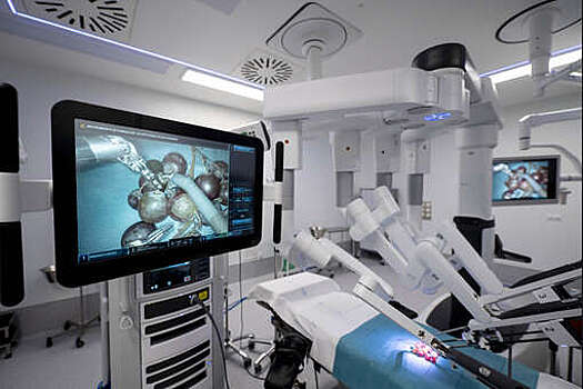 IE: робот-хирург Da Vinci прожег тонкую кишку пациентки во время операции