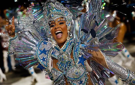 Карнавал в Рио-2024: когда проходит, какие традиции и при чем тут мясо