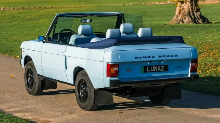 Классический Range Rover стал электромодом, вдохновлённым кабриолетом из фильма про Джеймса Бонда1