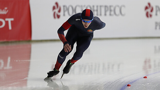 Конькобежец Трофимов победил на дистанции 5000 метров на Спартакиаде