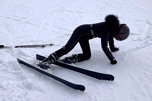 Бородина упала на лыжах на горном спуске