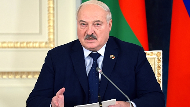 Лукашенко отреагировал на слухи о запасе вакцин для него
