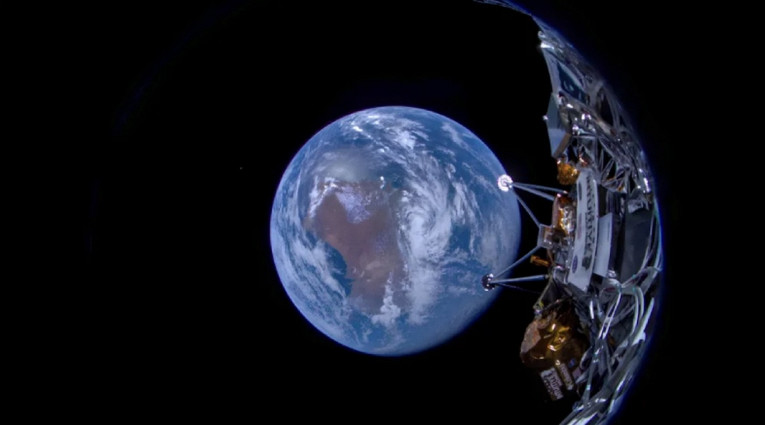 Луноход Intuitive Machines сделал снимки Земли в преддверии высадки на спутник1