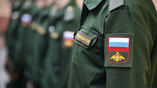 Медведев назвал число принятых с 1 января на службу в ВС РФ