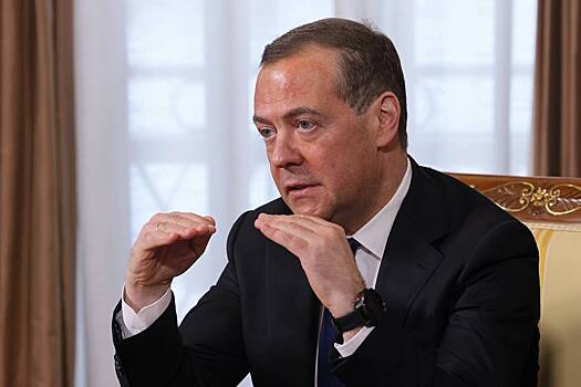 Медведев высказался о «голой вечеринке» Ивлеевой