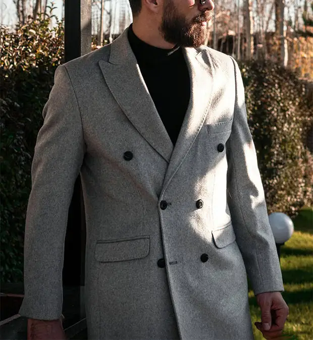 Мужчина хочет 700$ компенсации за утерянное пальто, купленное на распродаже за 100$1