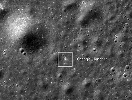 Найденный "Чанъэ-5" лунный минерал возник в результате падения астероида