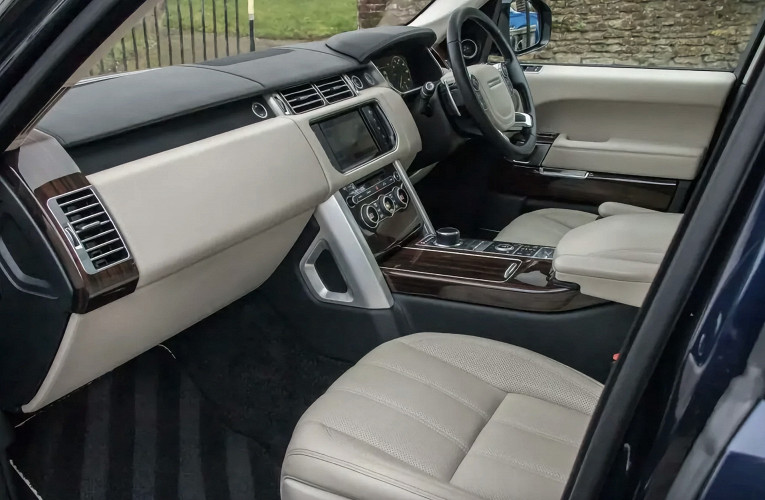 На продажу выставили дизельный Range Rover, на котором возили Елизавету II и Барака Обаму4