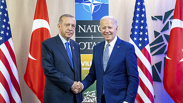 Обзор иноСМИ: «предупреждение для Киева», США обещают Турции дружбу