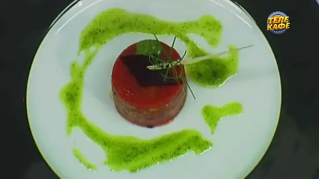 Овощной террин с томатным желе и чипсами из пармезана25
