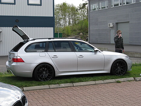 Эксперт рассказал, почему BMW убрала открывающееся окно задней двери в 5 серии Touring
