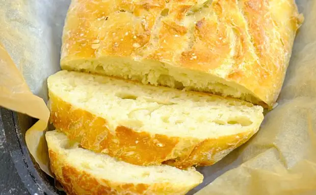 Показываем простой рецепт хлеба для тех, кто готовит его впервые. Хрустящая корочка будет с первого раза0