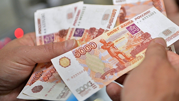 Потерявший деньги из-за жуликов россиянин отсудил у банка крупную сумму