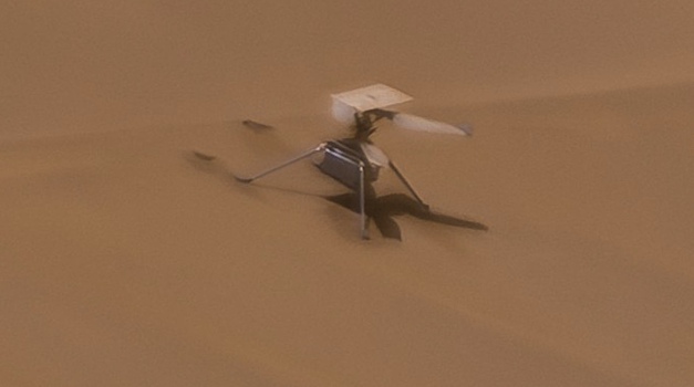 Поврежденный марсианский вертолет показали на прощальном фото