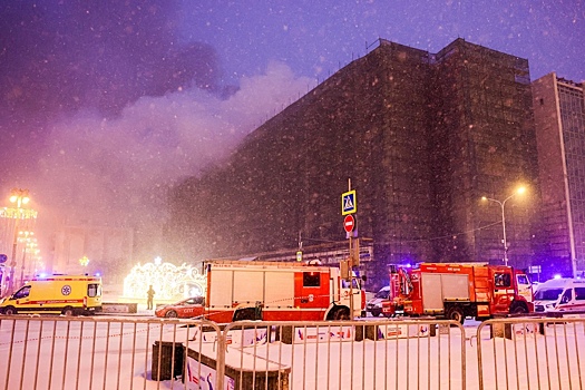 Пожар во дворе здания «Известия холл» локализован