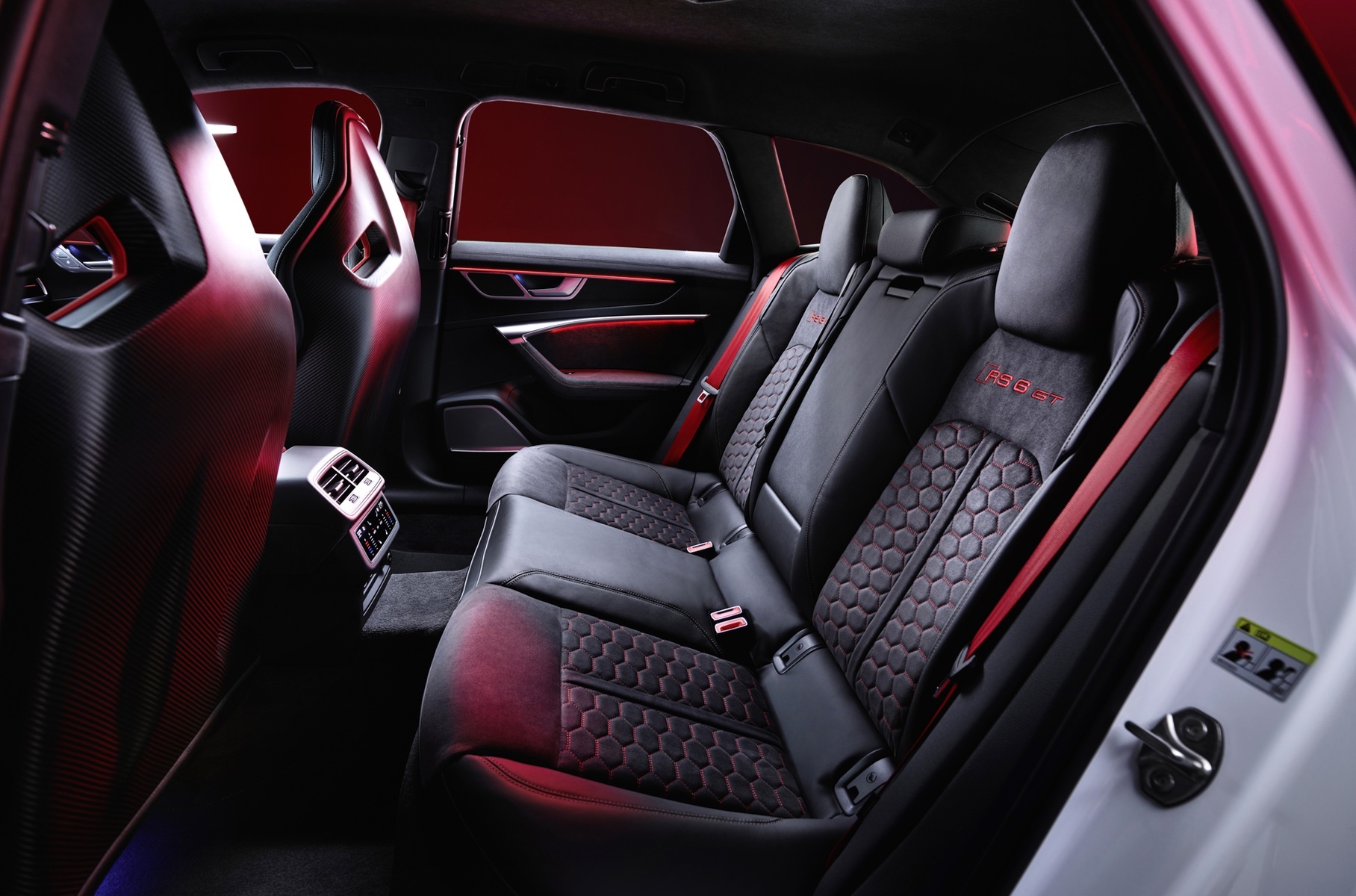 Представлен экстремальный универсал Audi RS 6 Avant GT8