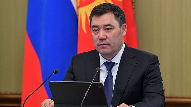 Президент Киргизии попросил США не вмешиваться в дела республики
