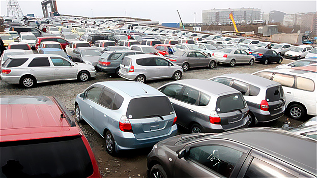 Продажи подержанных машин в России упали до семилетнего минимума