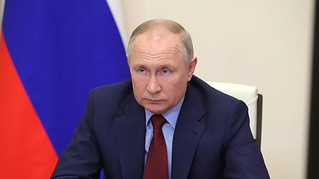 Путин призвал обеспечить все федеральные трассы стабильной сотовой связью