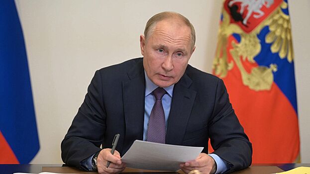 Путин: пенсии в новых регионах должны считаться с учетом полного стажа работы граждан