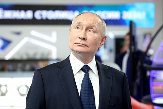 Путин поручил продлить выставку «Россия»