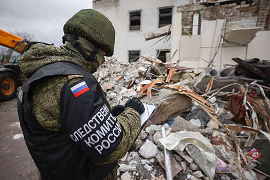 Разрушенная после обстрела ВСУ пекарня в Лисичанске бесплатно раздавала воду
