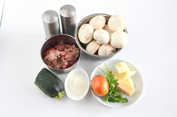 Шампиньоны фаршированные в духовке: рецепт с фаршем и сыром1