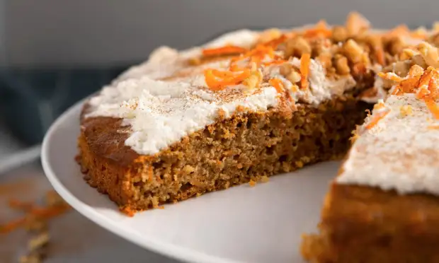 Сочный морковный пирог из цельнозерновой муки с добавлением миндаля0