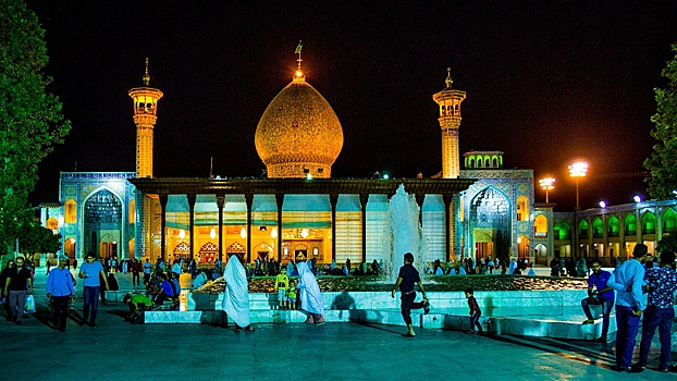 Страна четырех сезонов: зачем российские туристы едут в Иран