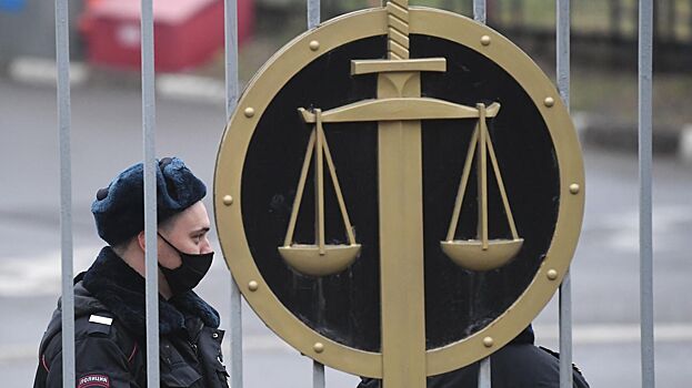 Суд в Москве заочно арестовал автора издания DOXA* за поддержку терроризма